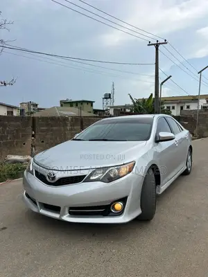 Toyota Camry SE Sport 4dr Sedan (2.5L 4cyl 6A) 2014 Silver