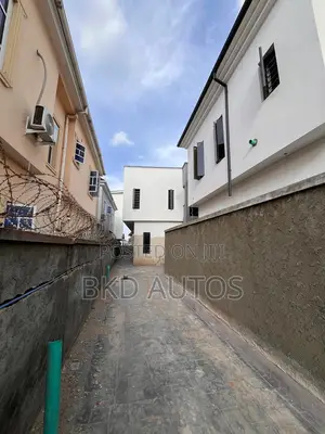 4bdrm Duplex in Magodo for sale