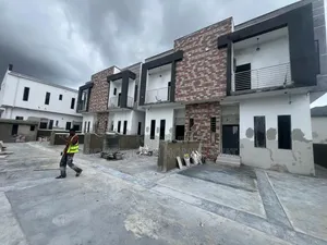 4bdrm Duplex in General Paint Estate, Chevron for sale