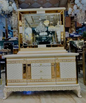Luxury Buffet Table and Mirror