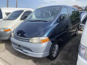 Toyota HiAce 2004 Grey