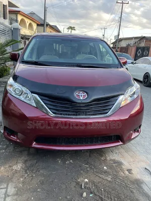 Toyota Sienna LE 7-Passenger Mobility 4dr Minivan (3.5L 6cyl 6A) 2014