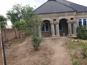 3bdrm Block of Flats in Onibueja, Egbedore for sale
