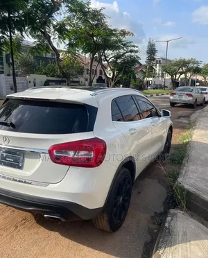 Mercedes-Benz GLA 250 2016 White
