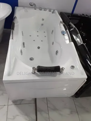 Single Jacuzzi White Color Available