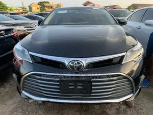 Toyota Avalon XLE Premium Sedan FWD (3.5L 6cyl 6A) 2017 Black