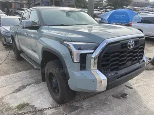 Toyota Tundra SR5 CrewMax 4WD SB w/6.5' Bed 2025