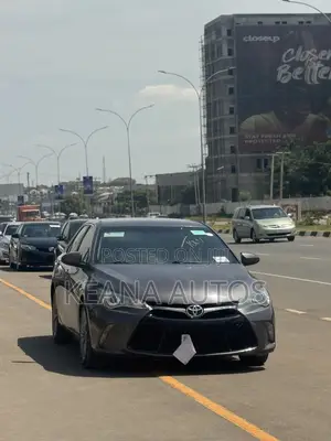 Toyota Camry SE 4dr Sedan (2.5L 4cyl 6A) 2017 Gray