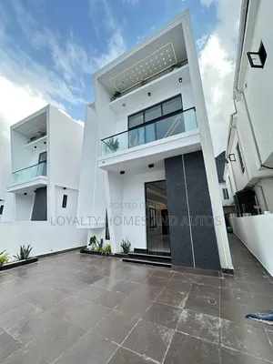 5bdrm Duplex in Chevron for sale