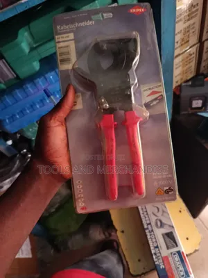 Insulated Ratchet Cable Cutter