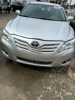 Toyota Camry 2010 Silver