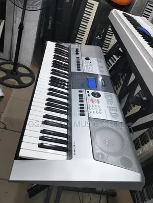 Yamaha PSR E413 Digital Portable Keyboard