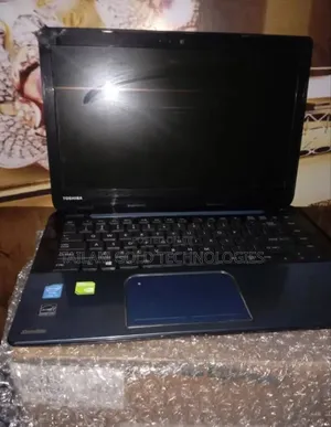 Laptop Toshiba Satellite L40 4GB Intel Core i5 HDD 500GB
