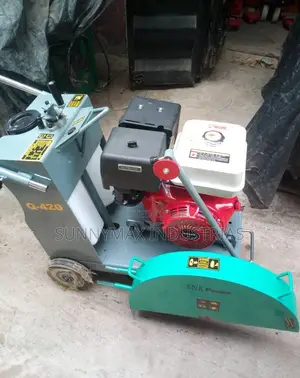 Honda-powered Q-420 Concrete Cutting Machine.