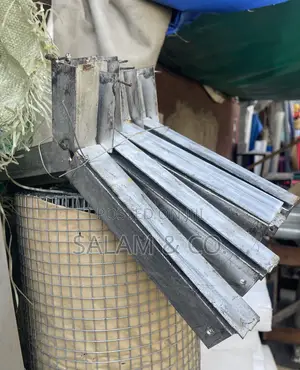 Heavy Duty Concertina Wire Y Angle Pole for Security Fencing