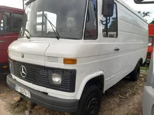 Mercedes Benz 608