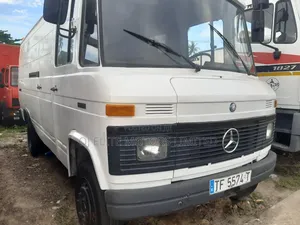 Mercedes Benz 608