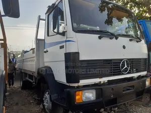 Mercedes Benz 814