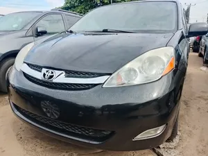 Toyota Sienna Limited Edition 2009. 2010 Full Option