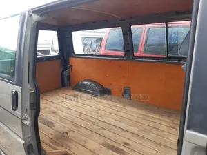 Volkswagen Transporter 2004 Grey