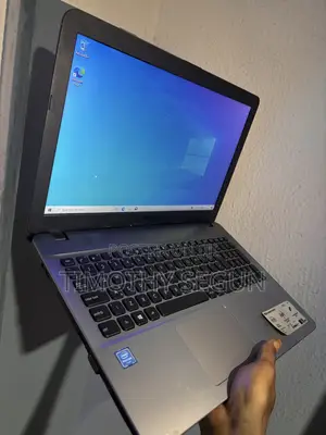 Laptop Asus 4GB Intel HDD 1T