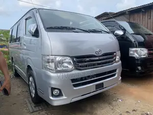 Toyota HiAce 2013 Silver