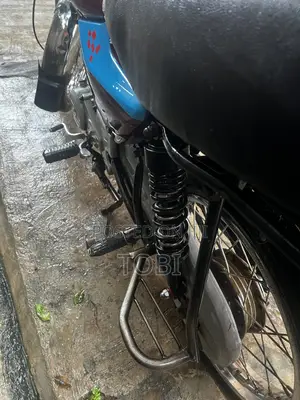 Bajaj Boxer 2012