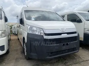 Toyota HiAce 2022 White