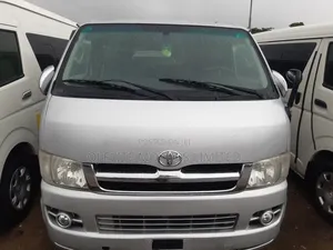 Toyota HiAce 2013 Silver