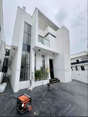 5bdrm Duplex in Chevron for sale