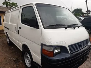 Toyota HiAce 1990 White