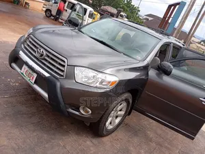 Toyota Highlander 2010 Brown