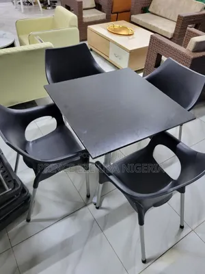 Set of Table With 4 Chairs