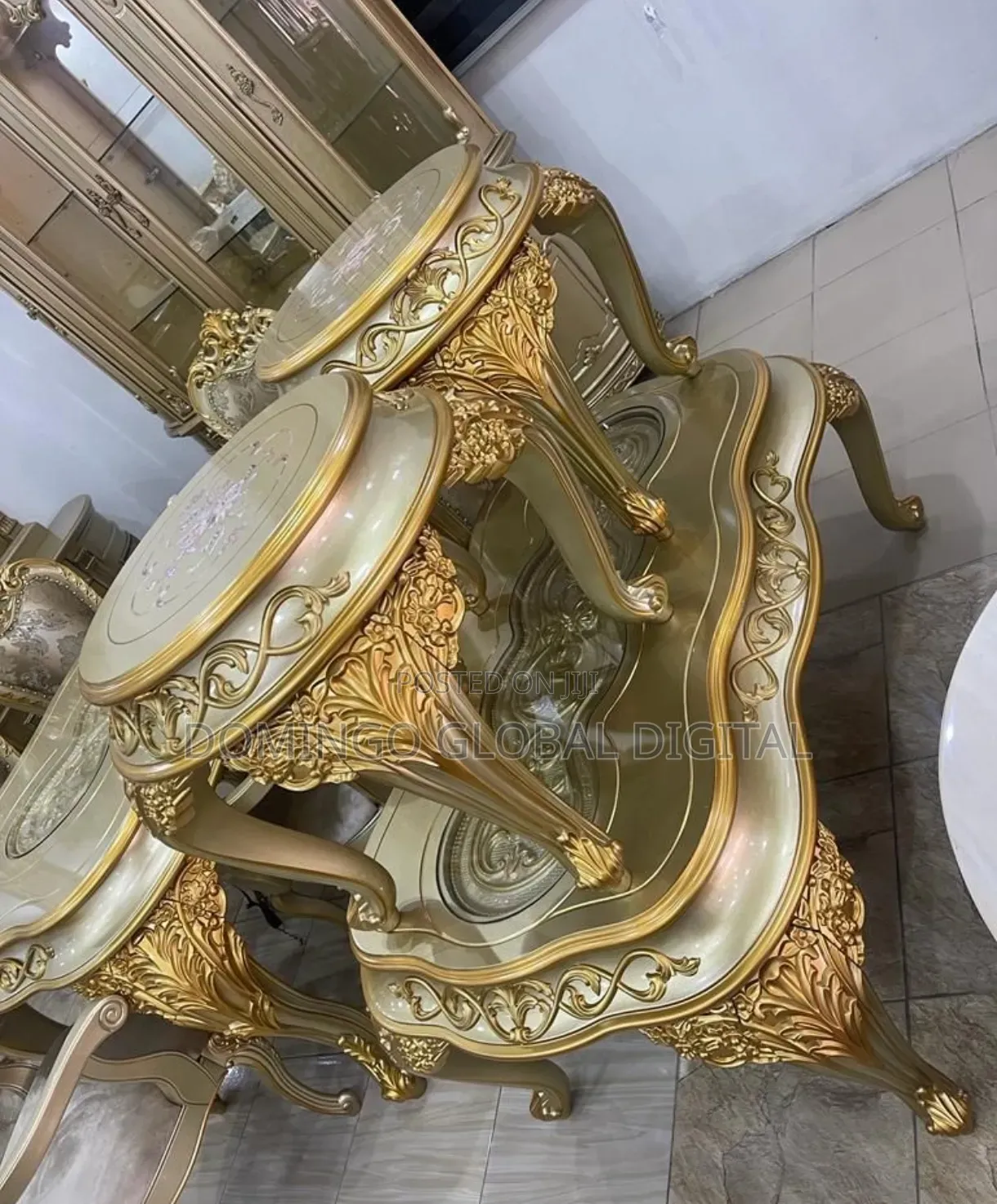 Royal Centre Table With 2 Side Stool