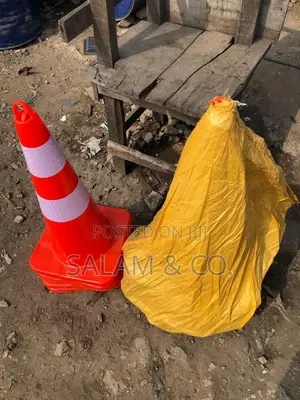 70cm Reflective Safety Traffic Cone – Heavy Duty Road Cone