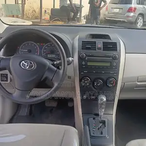 Toyota Corolla LE 4dr Sedan (1.8L 4cyl 4A) 2013 Silver