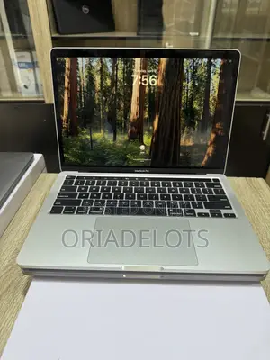 Laptop Apple MacBook Pro 2020 8GB Intel Core i5 SSD 256GB