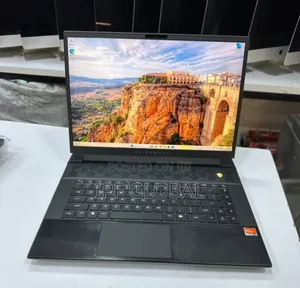 Laptop Alienware M16 R1 16GB AMD Ryzen 9 SSD 1T