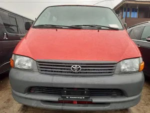 Toyota HiAce 2005 Red