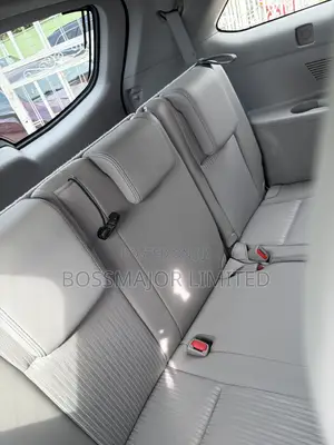 Toyota Highlander LE Plus V6 4x4 (3.5L 6cyl 6A) 2016 White