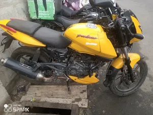Bajaj Pulsar 220 F 2023 Yellow
