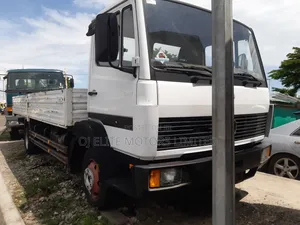 Mercedes Benz 814 1999