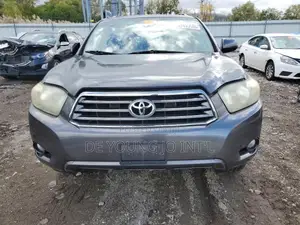 Toyota Highlander SE 2010 Gray