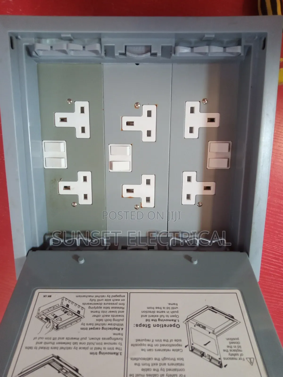 Floor Box With 6 Socket