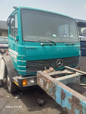 1524 Mercedes Benz Truck 6 Tyres (Foreign Used)