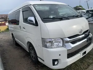 Toyota HiAce 2015 White