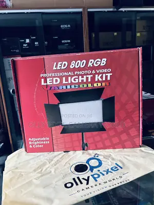 Led 800 RGB Professional Video Light