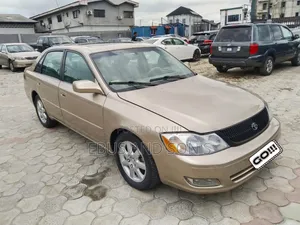 Toyota Avalon 2002 Gold