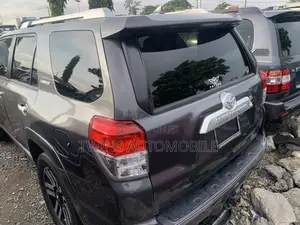 Toyota 4-Runner Limited 4WD 2012 Gray