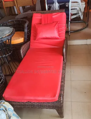 Executive Pool Side Bed